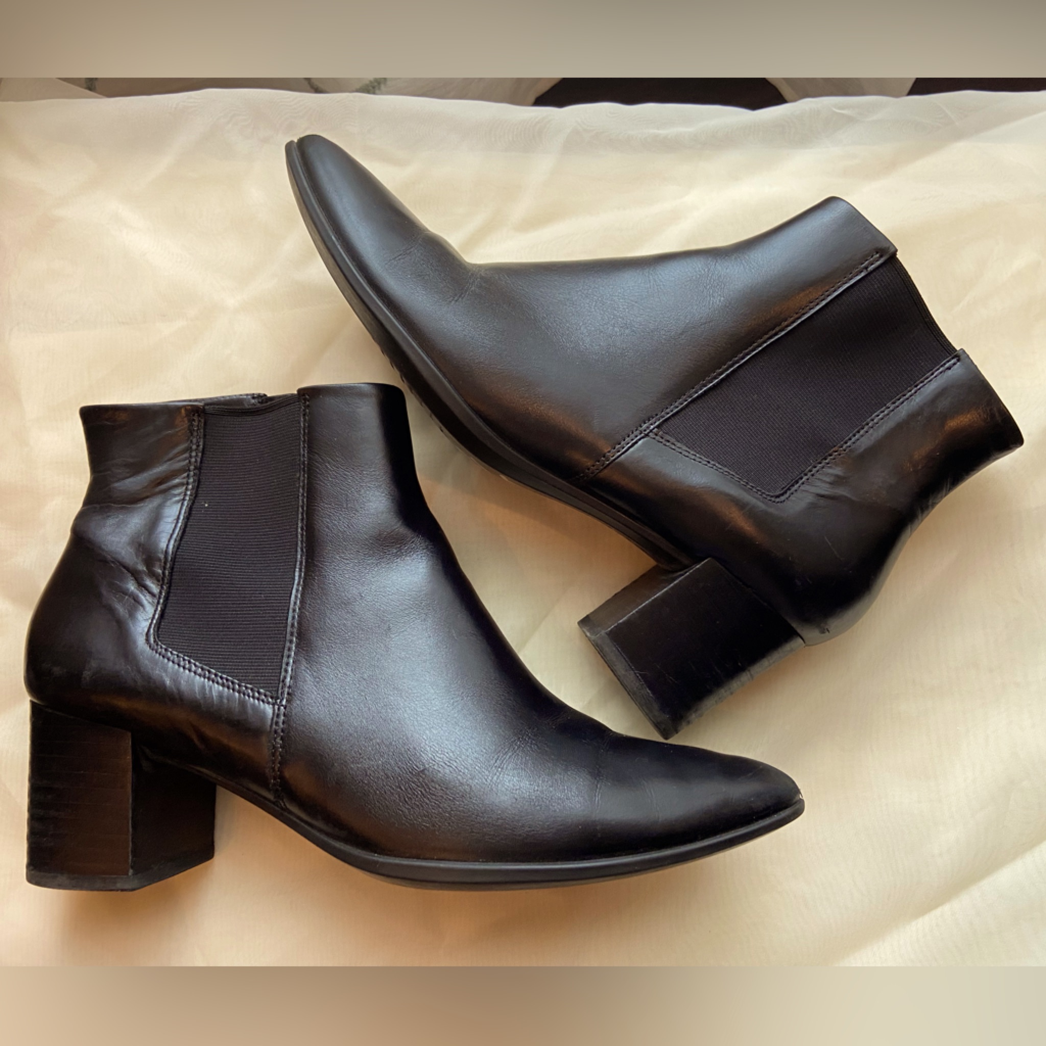 Ecco Brand Black Womens Bootie Size 39